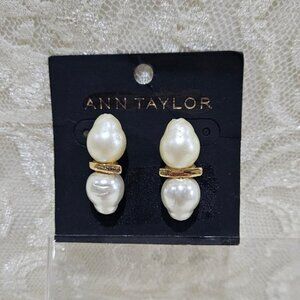 New ANN TAYLOR FRESH WATER PEARL GOLD TONE POST EARRINGS  LOFT JEWELRY CHRISTMAS